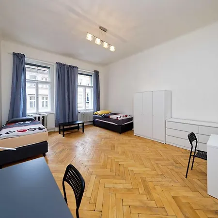 Peter's Tower Апартаменты Прага