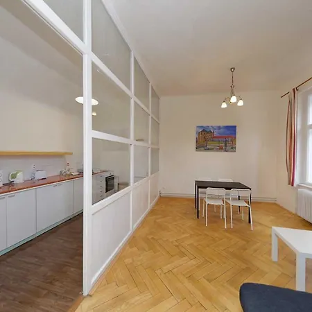 Peter's Tower Апартаменты Прага